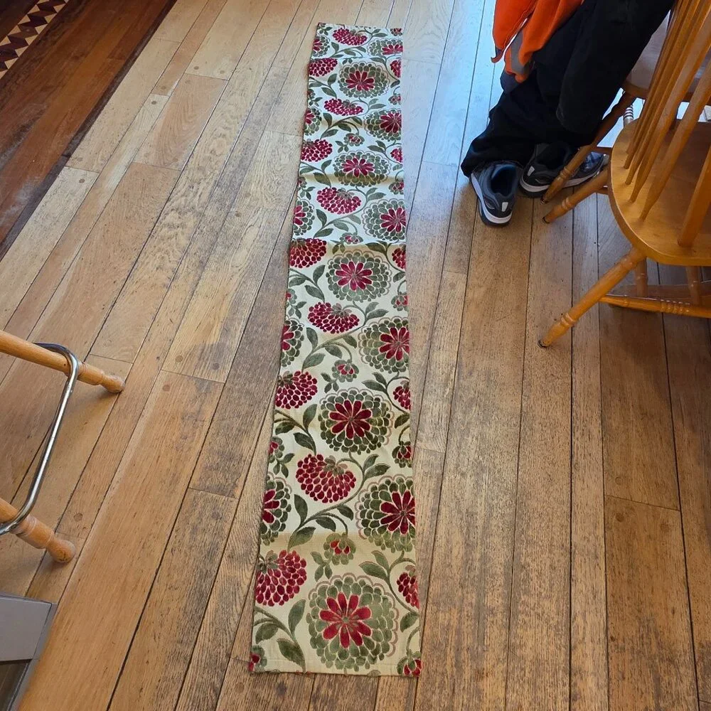 Vintage Crate & Barrel Jacquard Ophelia Table Runner 14 x 90
